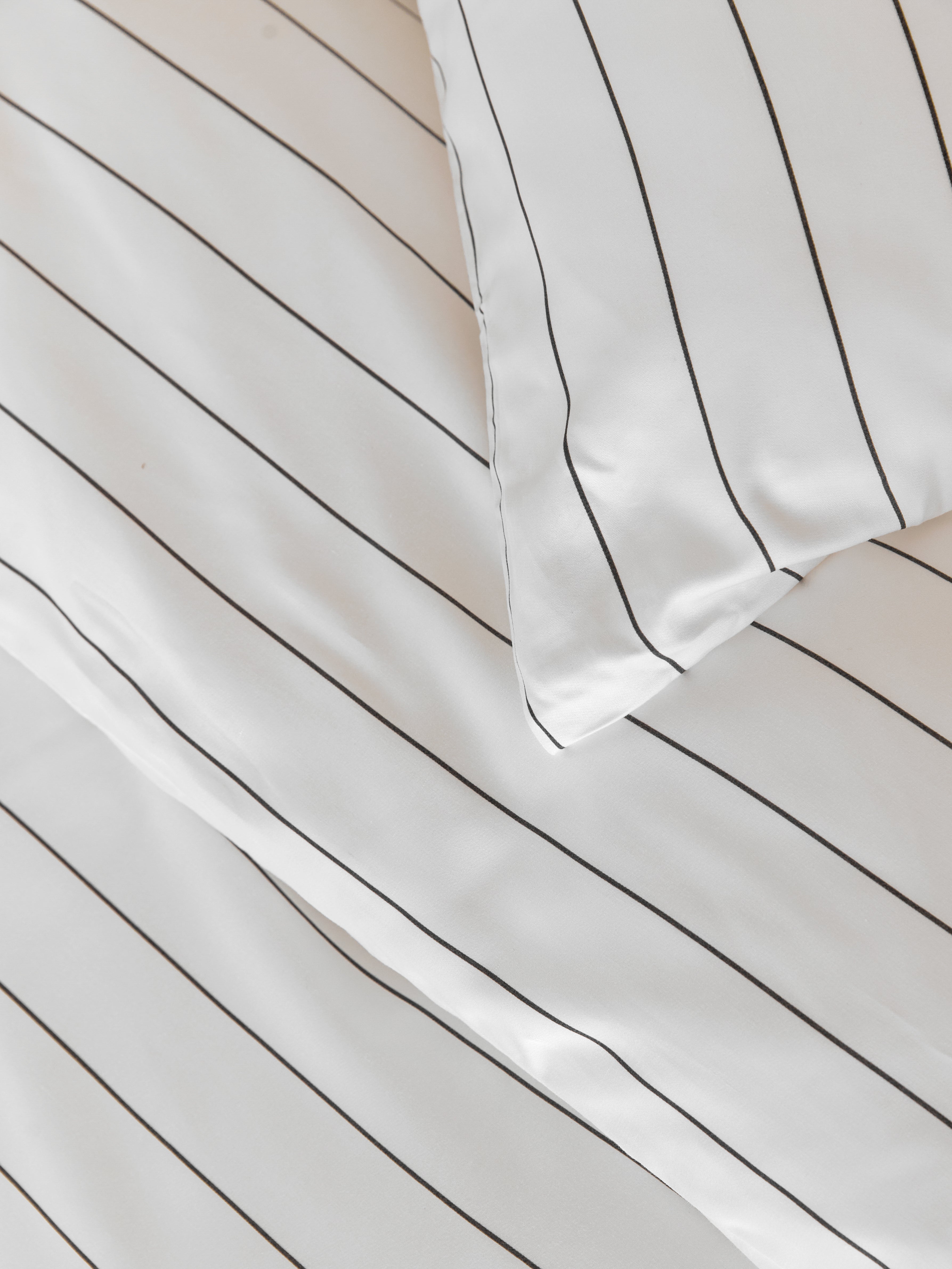 סט מצעי במבוק Black Stripes