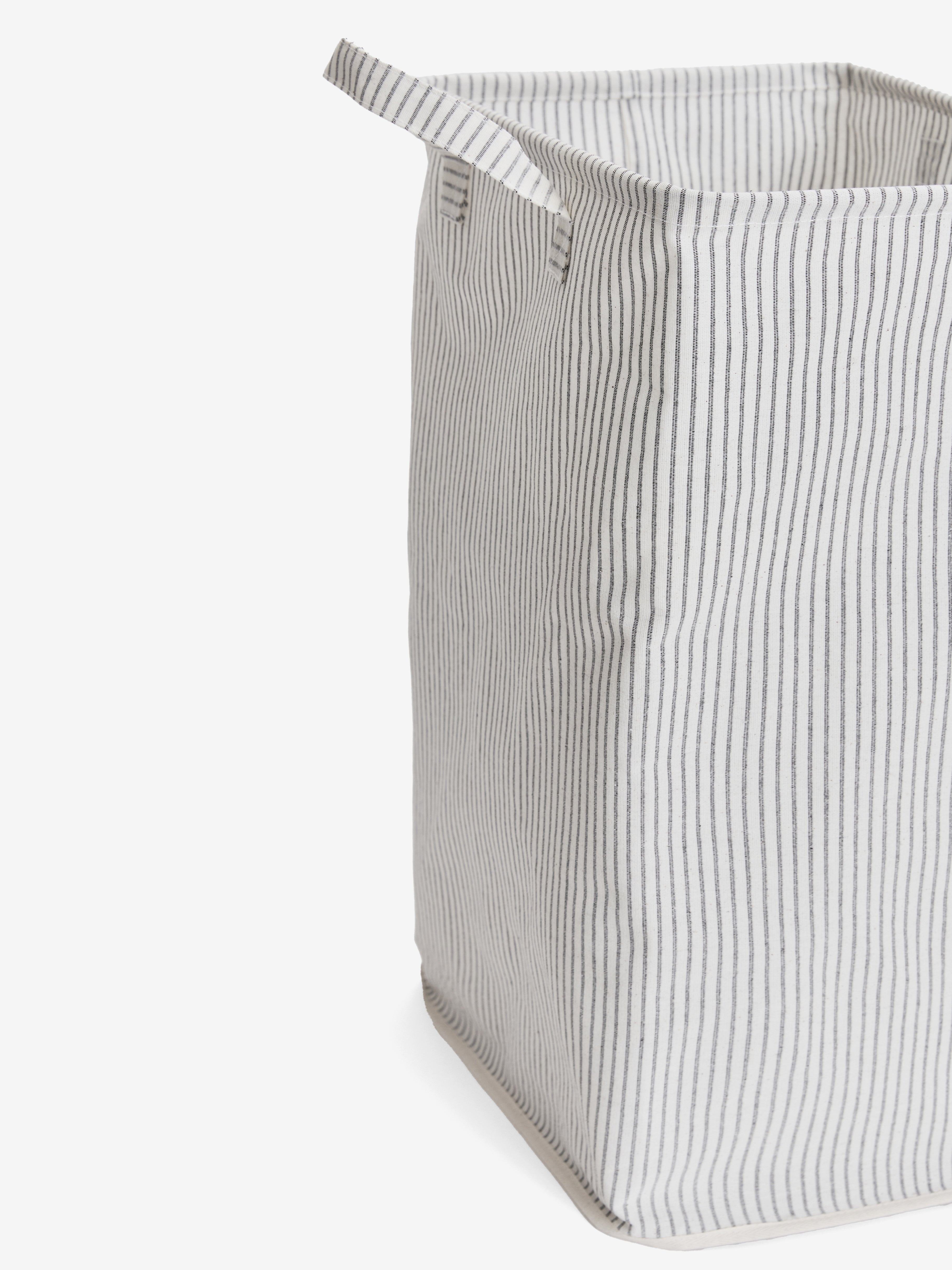 סל כביסה Stripes