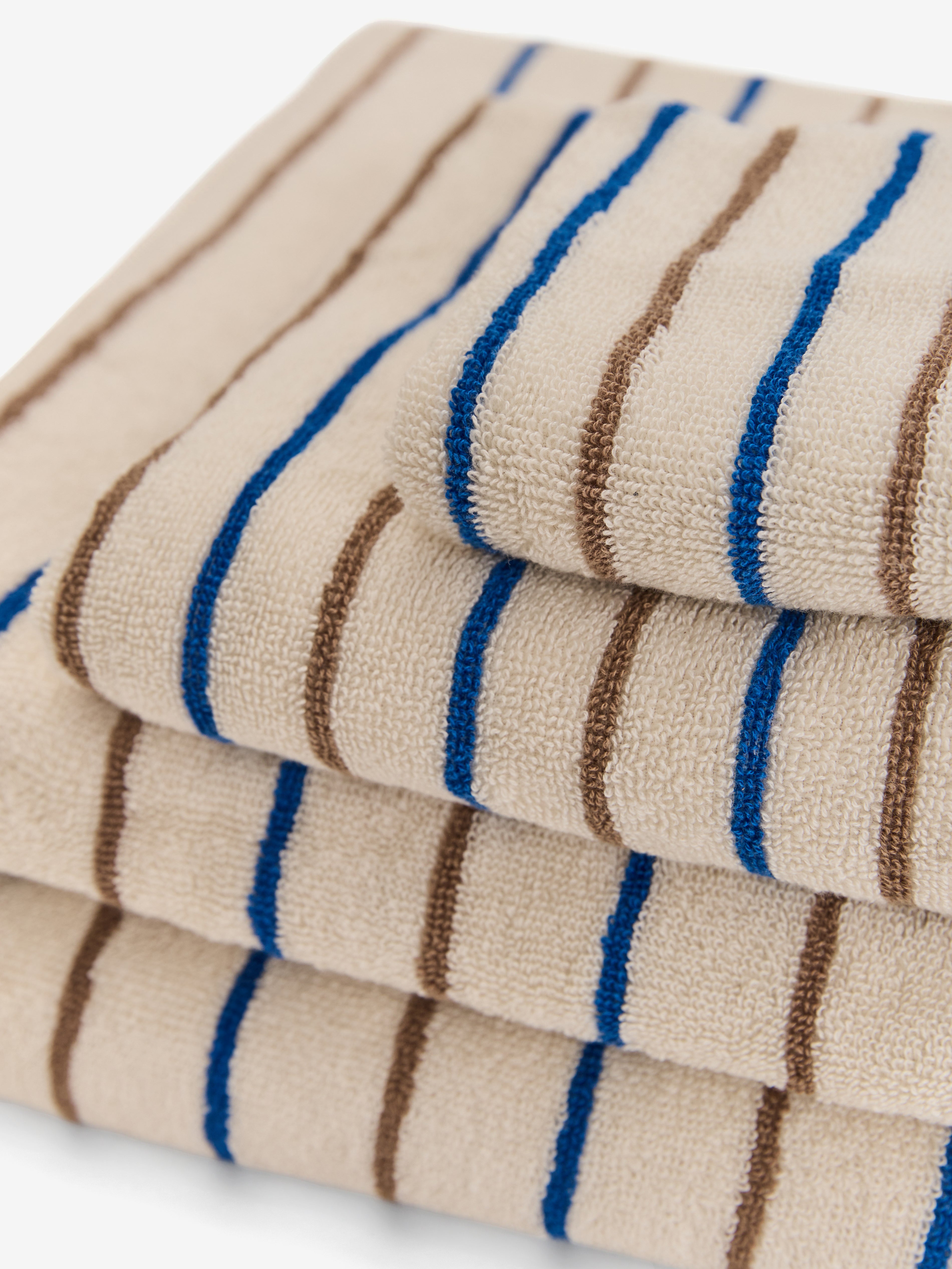 מגבת Basic Stripes