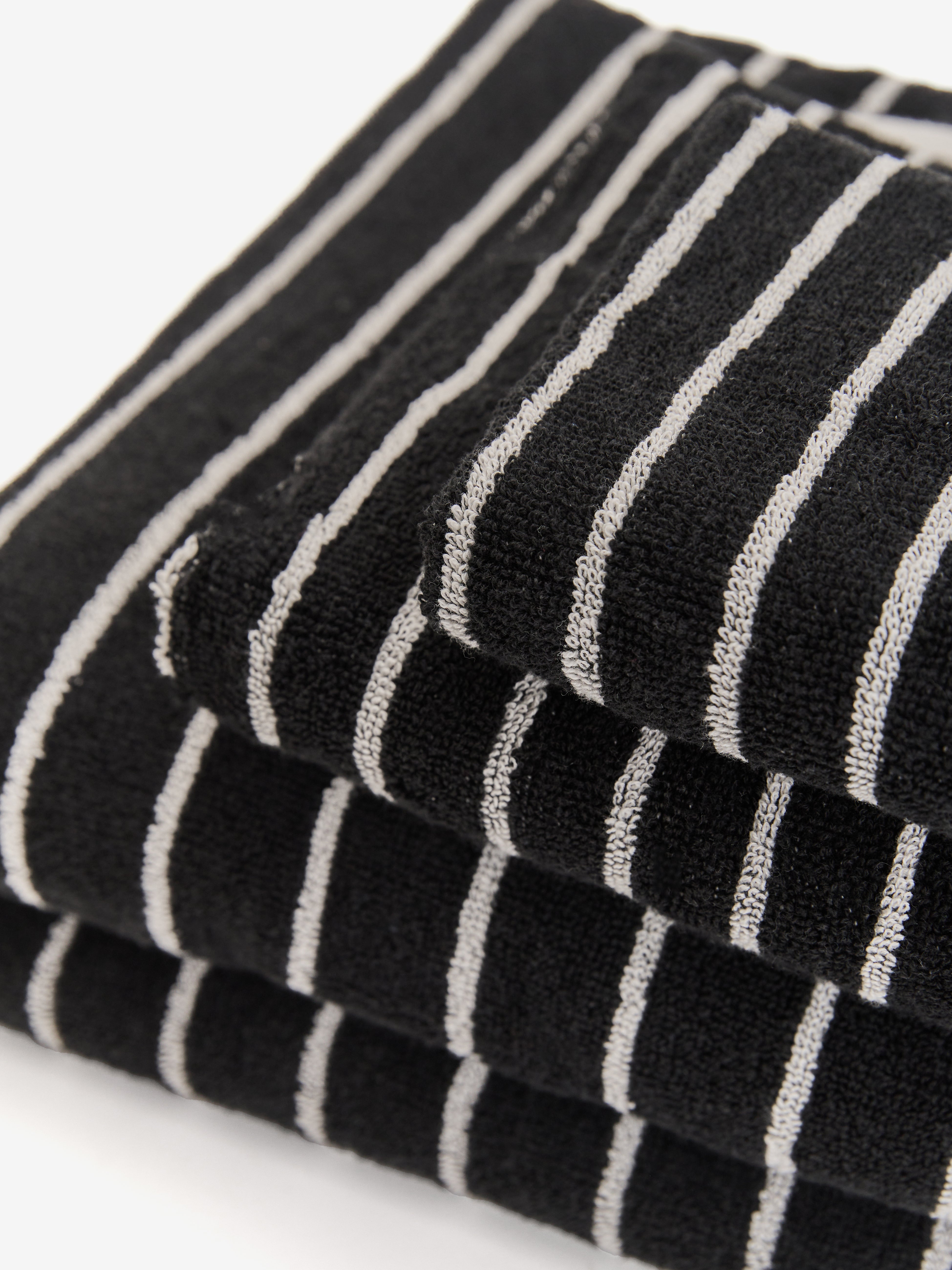 מגבת Basic Stripes