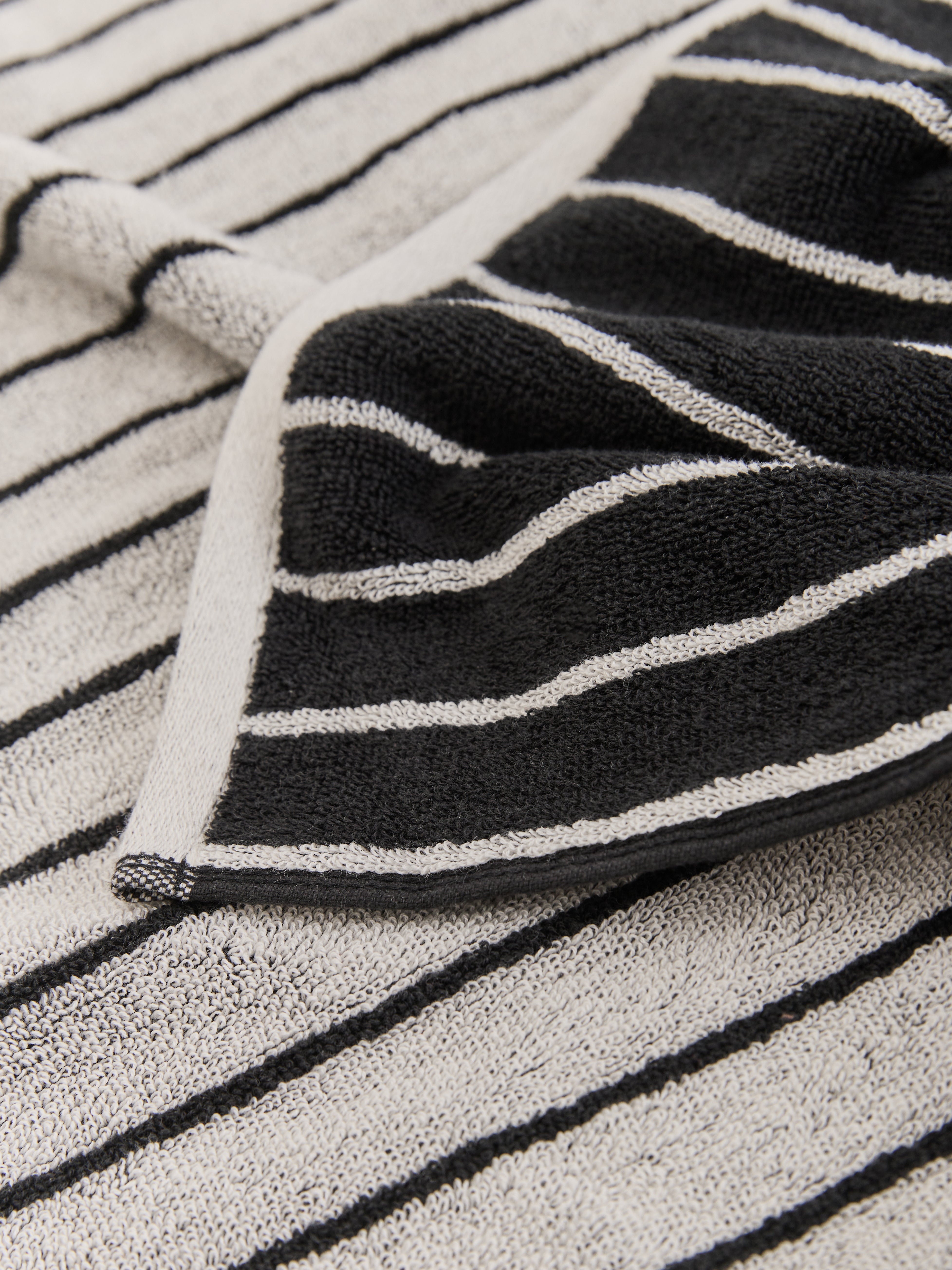 מגבת Basic Stripes