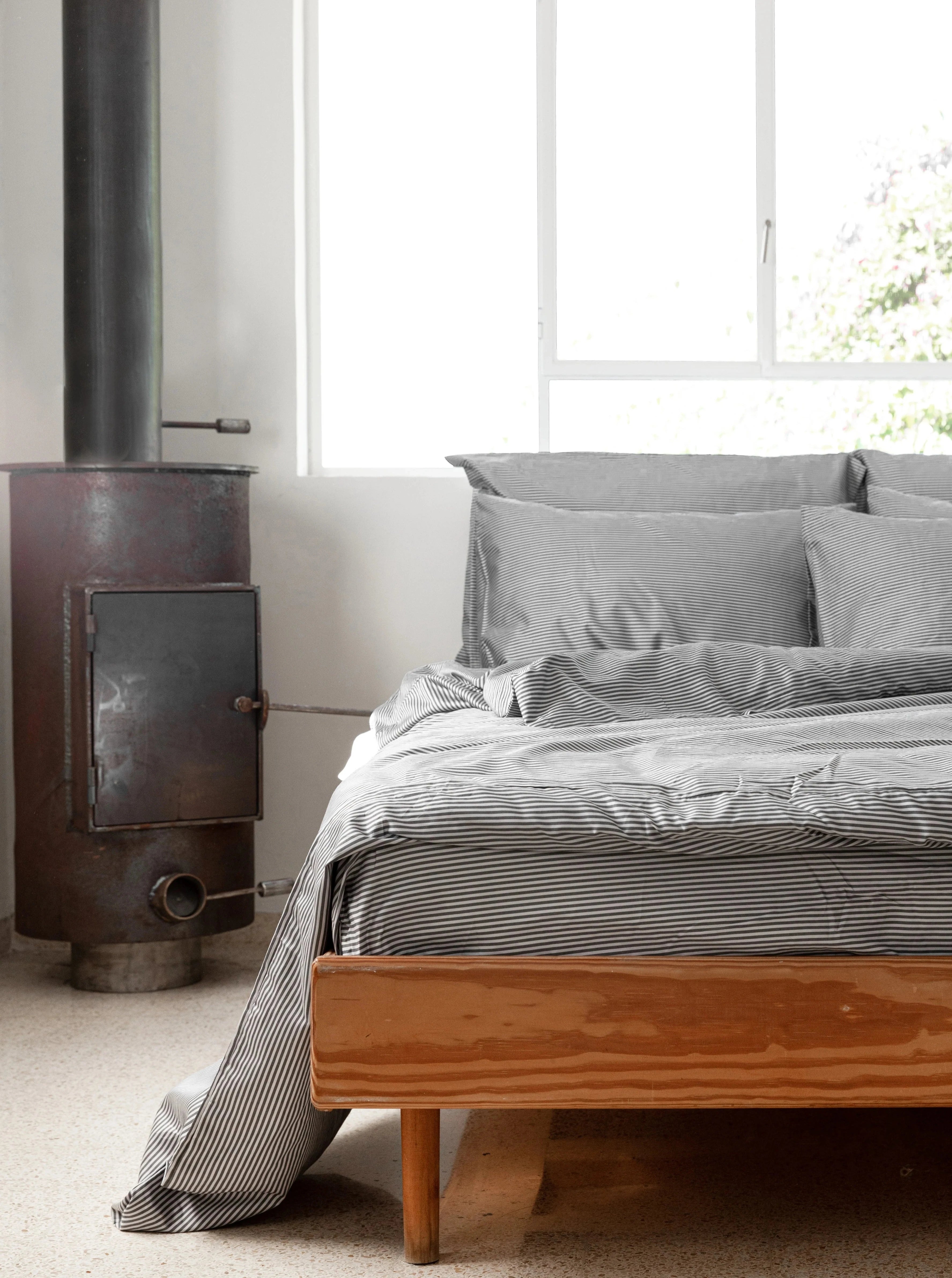 סט סאטן 500 Dark Gray Stripes