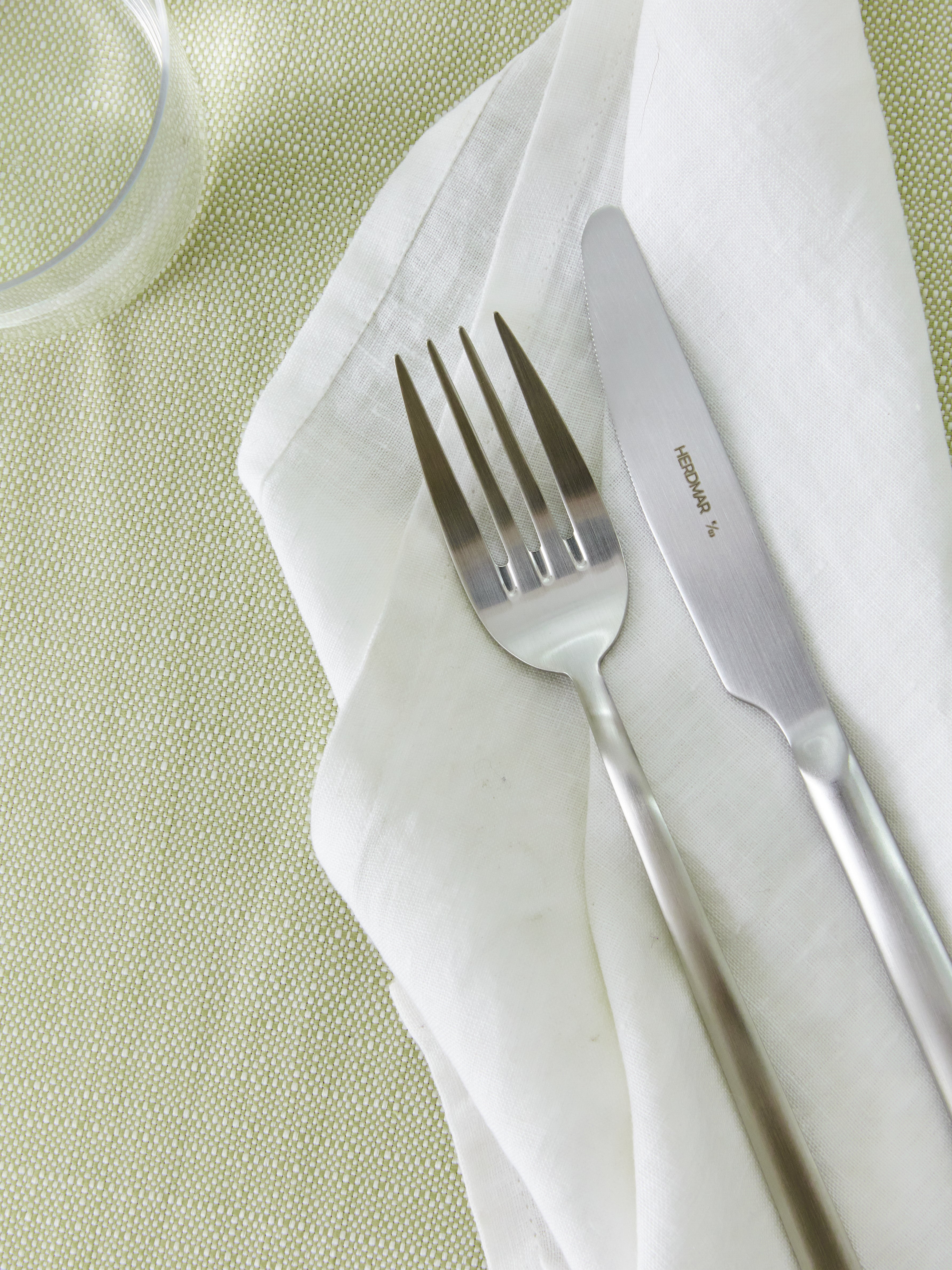 matte.silver cutlery