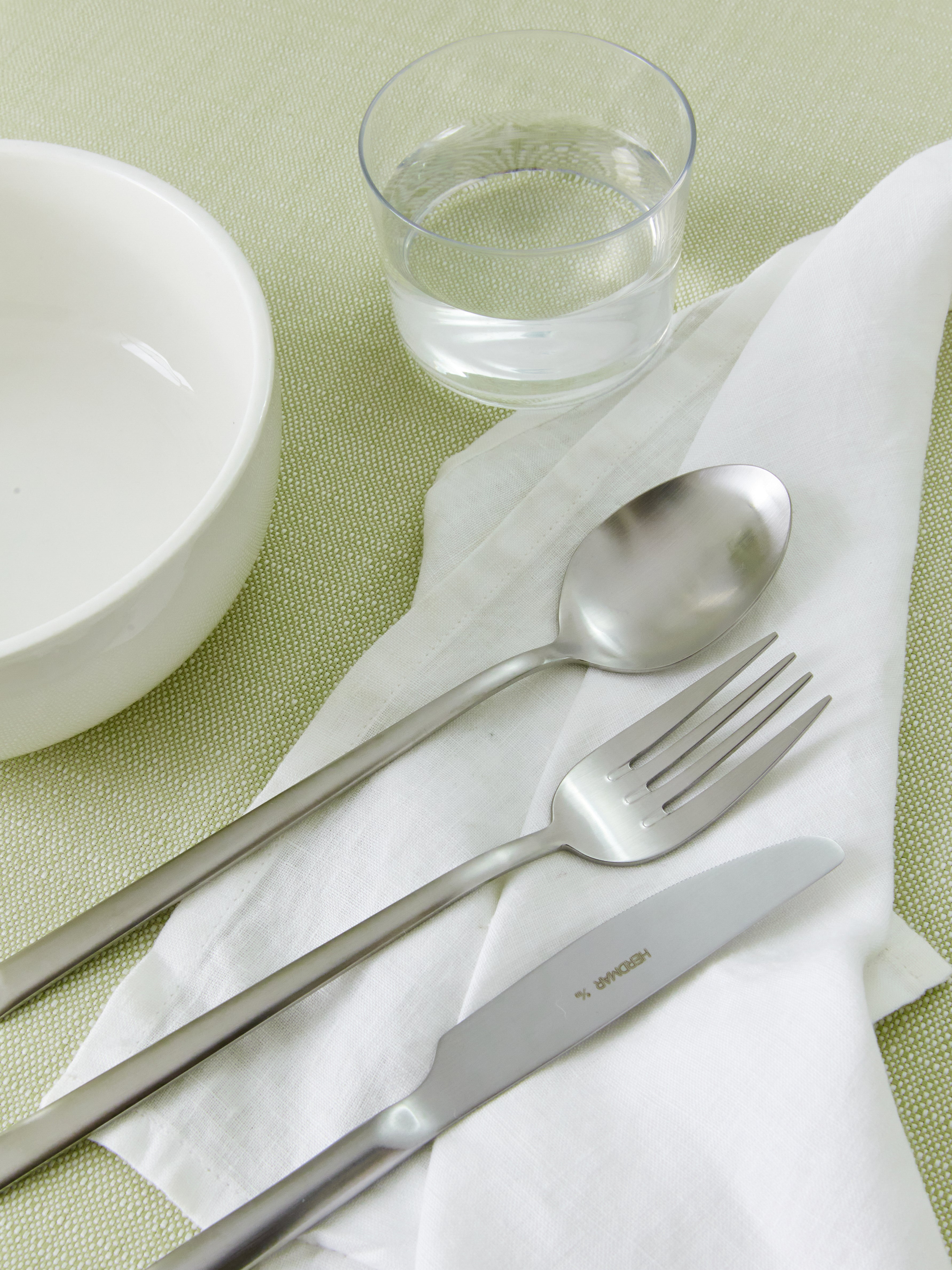 matte.silver cutlery