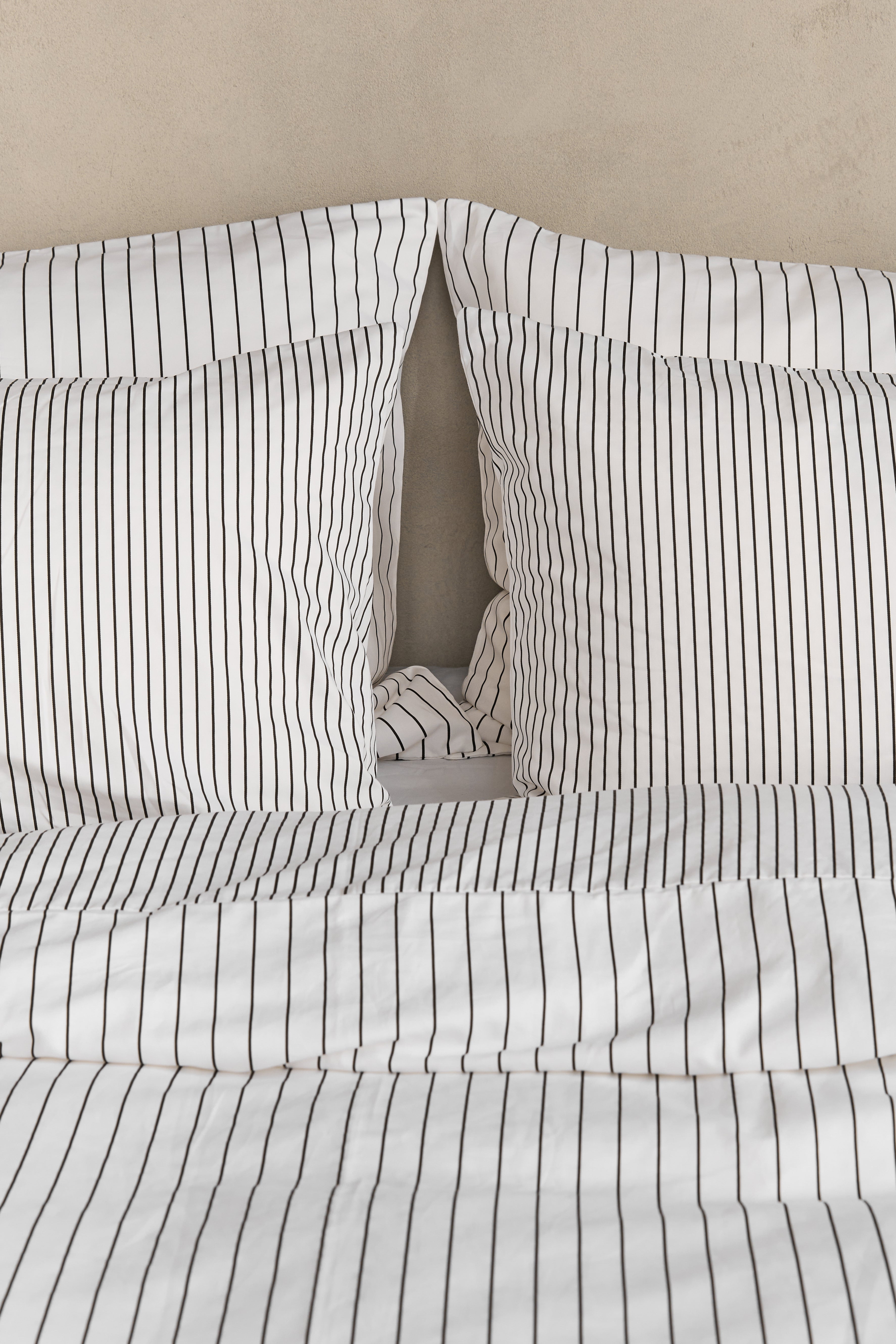 סט מצעי סאטן 500 Ivory & Black