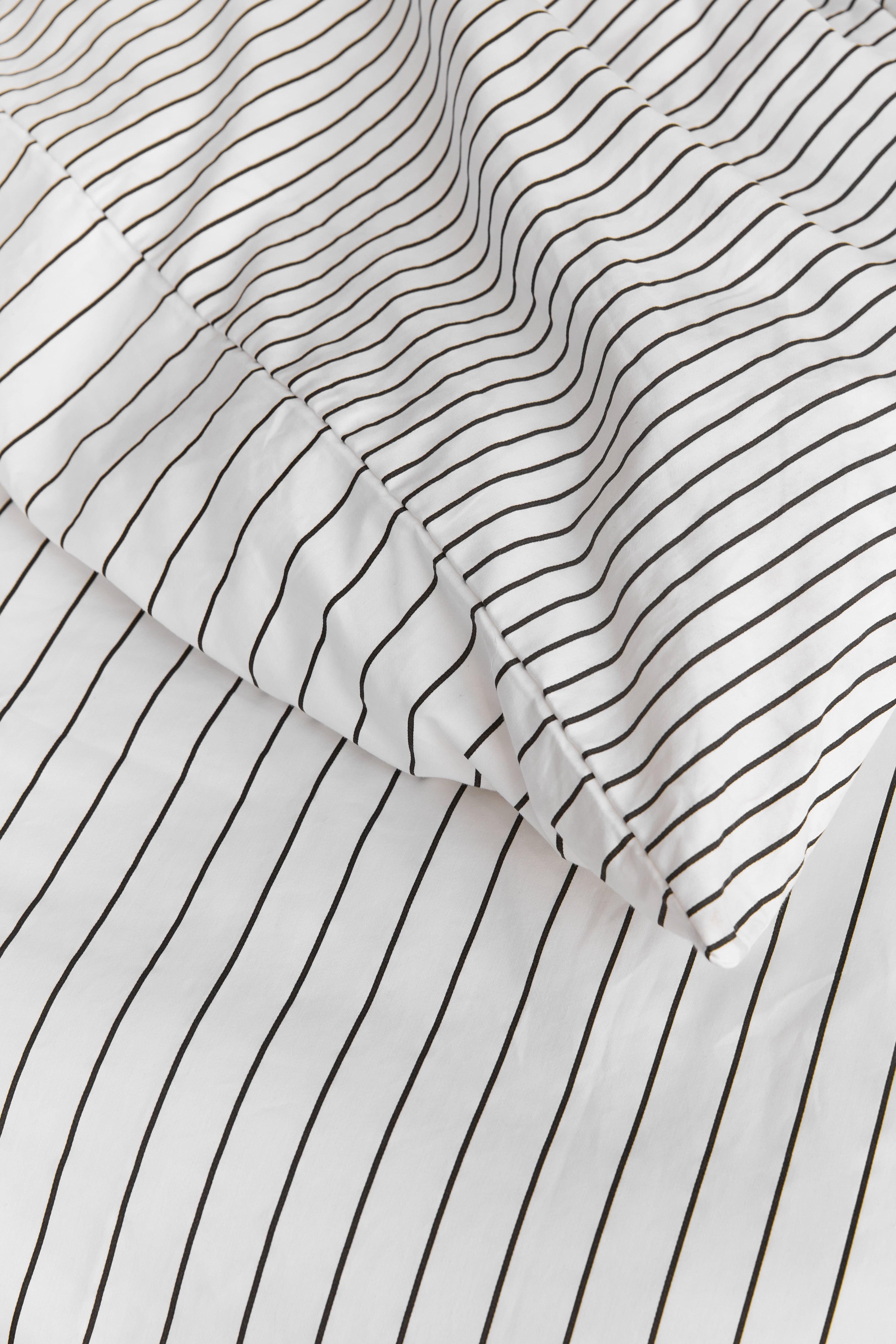 סט מצעי סאטן 500 Ivory & Black