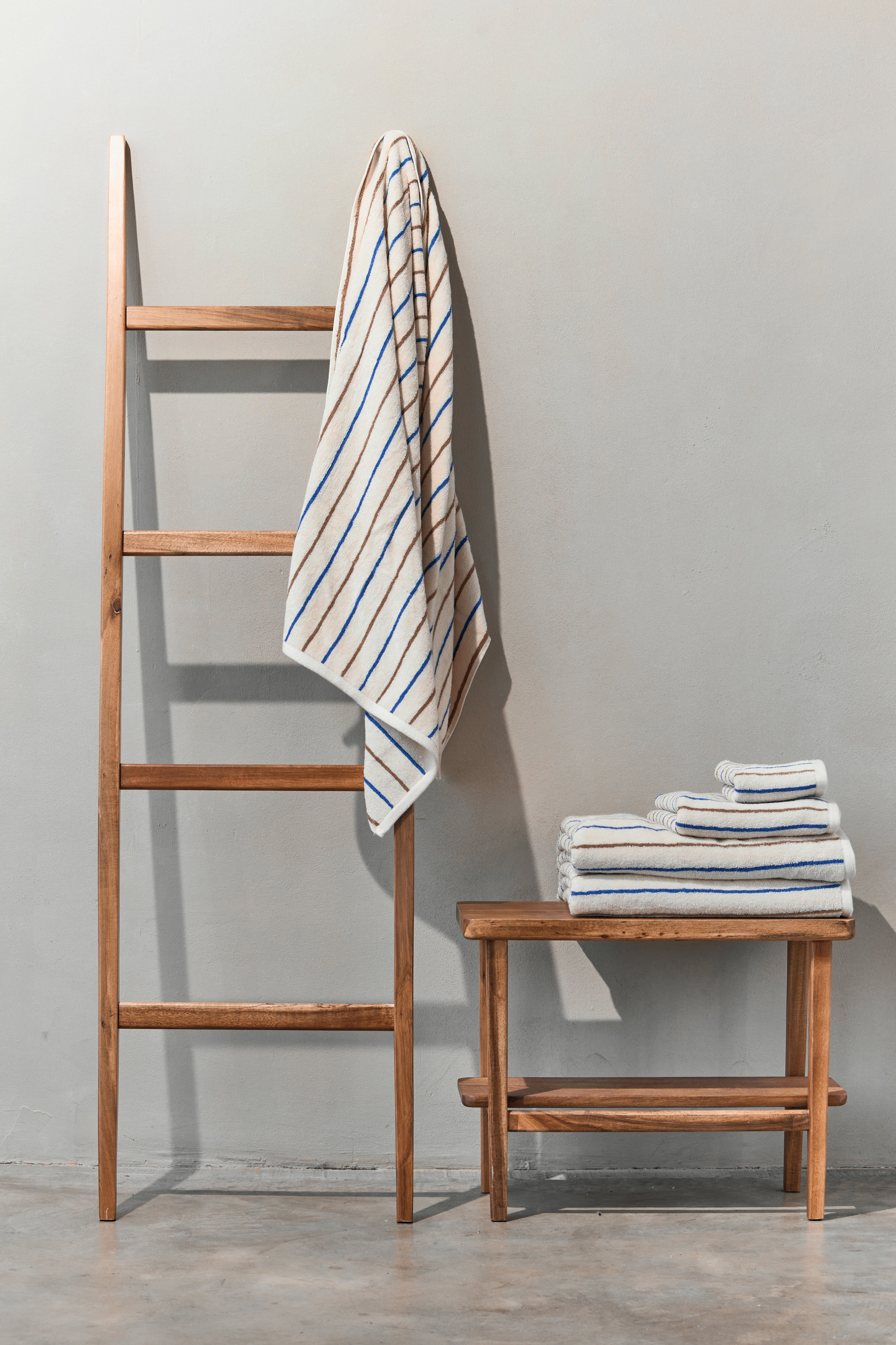 מגבת Basic Stripes